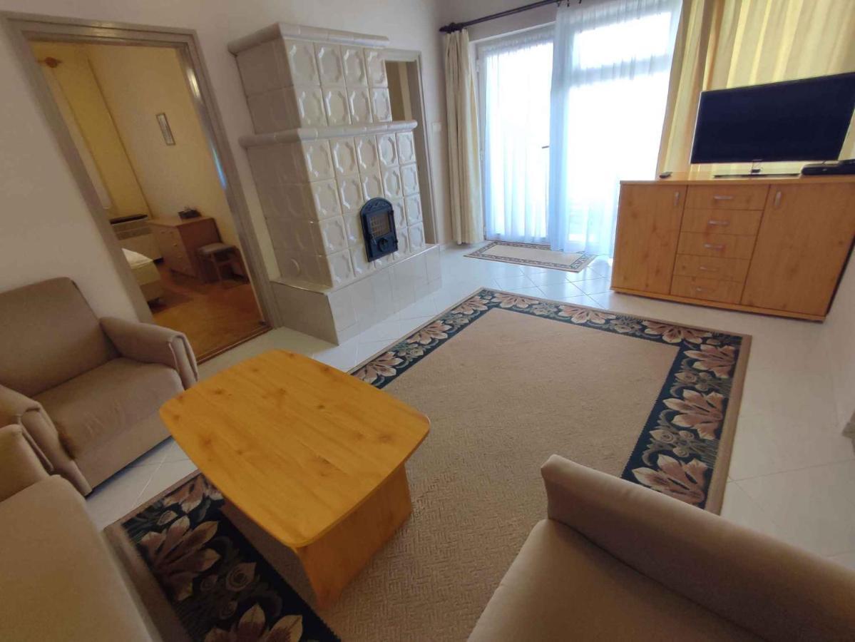 Apartment In Balatonszemes 45329 Екстериор снимка